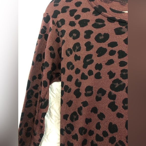 Michaels Stars Animal Print Top - Picture 3 of 4